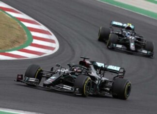 Formula 1: ο Λιούις Χάμιλτον πέρασε σε νίκες τον Σουμάχερ