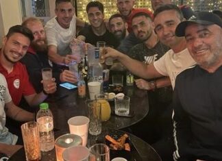 Τα επινίκια του ΑΟ Τρίκαλα με Χρήστο Αυγέρο και όλη την ομάδα