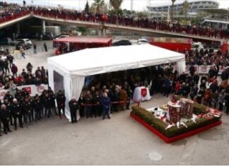 Ολυμπιακός: έγινε το ετήσιο μνημόσυνο για τα θύματα της Θύρας 7
