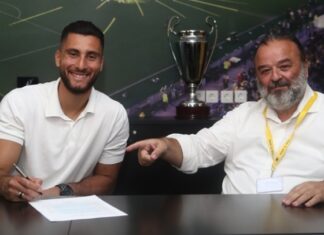 Super League: ανακοινώθηκε κι επίσημα στην ΑΕΚ ο Θωμάς Στρακόσα