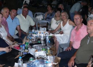 Ατελείωτο κέφι στον χορό του Εξωραϊστικού Μορφωτικού Συλλόγου Αγιοφύλλου